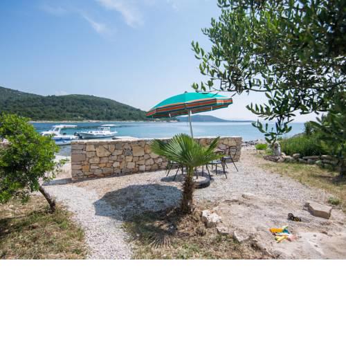 Traditional Cottage in zizanj with Private Garden