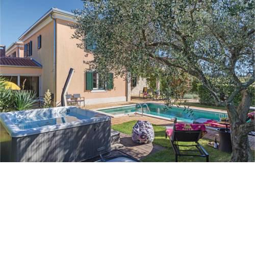 Holiday home Strada Contesa 23 with Outdoor Swimmingpool