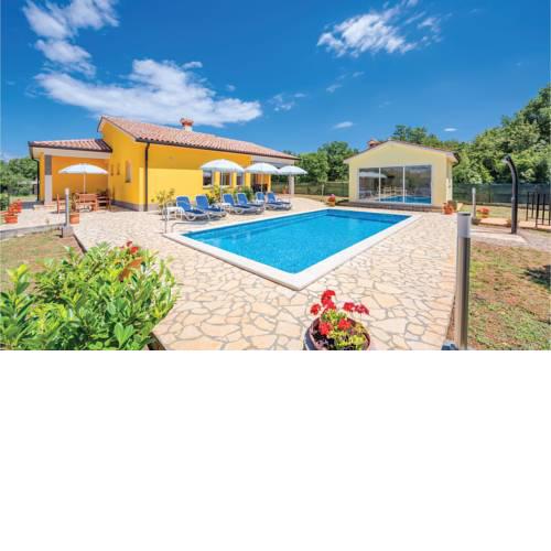 Holiday home Strmac 25 with Outdoor Swimmingpool