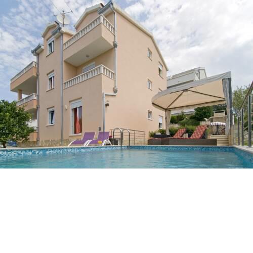 Holiday home Sunset with private heated pool and amazing views