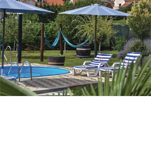 Holiday home Trilj 85 with Outdoor Swimmingpool
