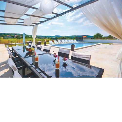 Holiday Home Trilj I