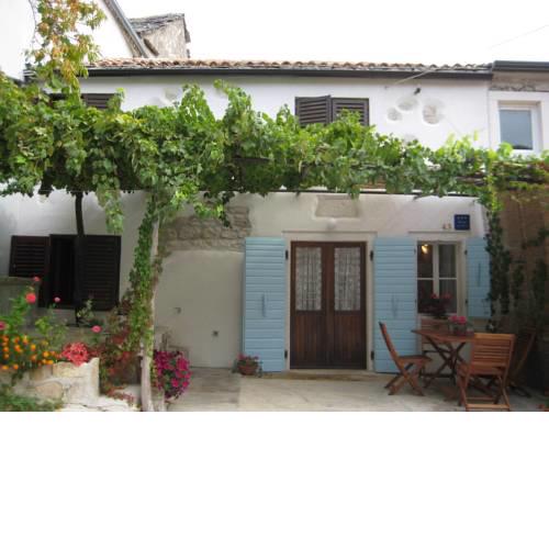 Holiday Home Troštova Kuća