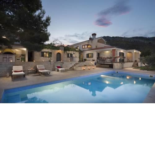 ISOLATED Five Star Luxury Villa With Private Pool