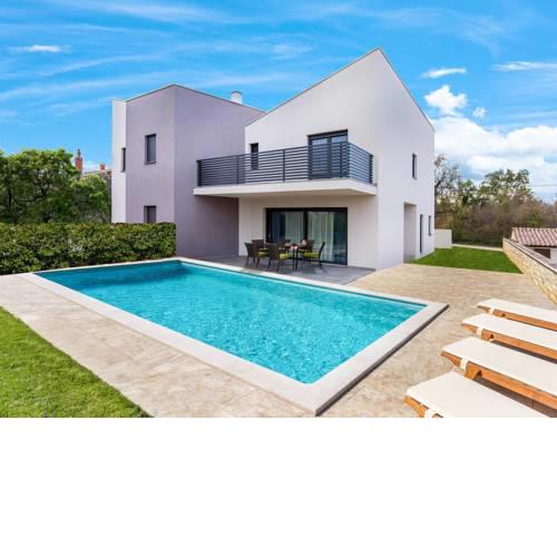 Holiday Home Villa Isabel (PRC423)