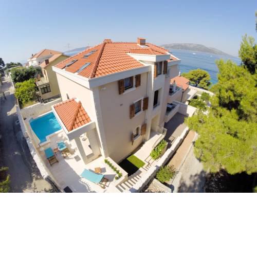 Holiday Home Villa Mustra