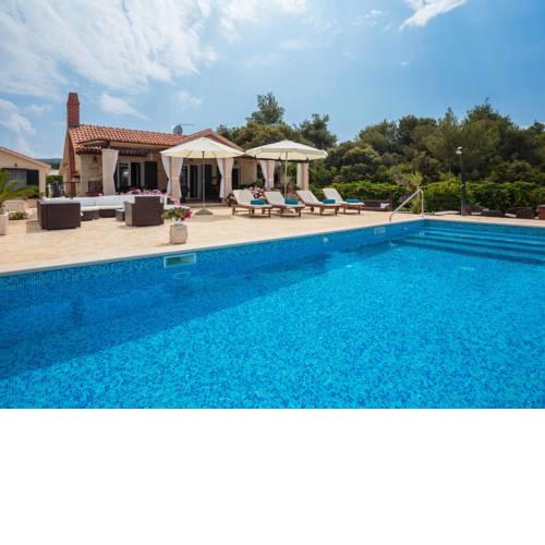 Holiday Home Villa Mutnik