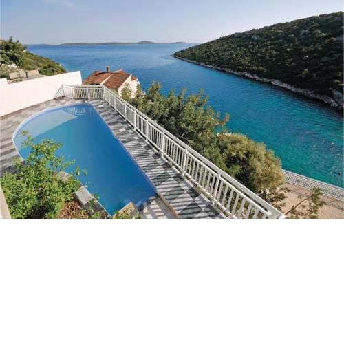 Holiday home Vinisce 46 with Outdoor Swimmingpool