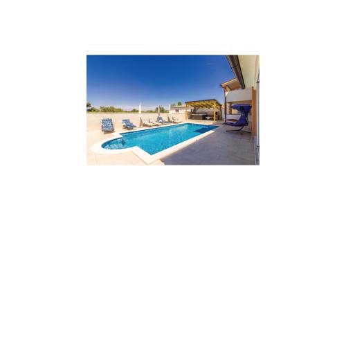 Holiday home Vodnjan 12 with Outdoor Swimmingpool