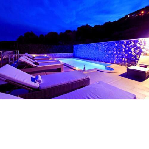 Holiday-home-with-private-heated-Pool
