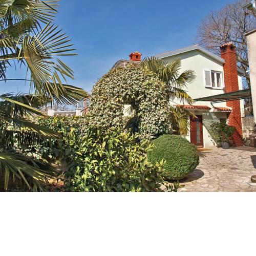 Holiday Home Zora 1