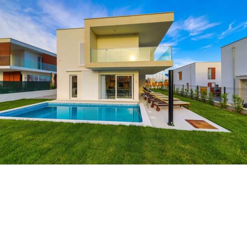 Holiday Homes in Kastel Gomilica 38761