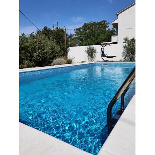 Holiday Homes Sintia with Pool
