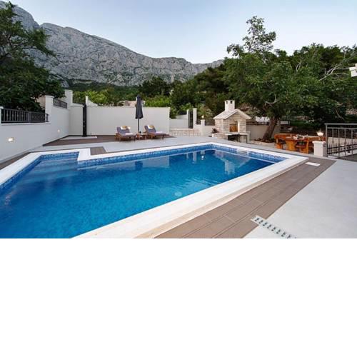 Holiday house Alina with heated Pool