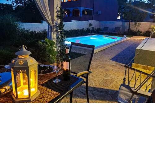 Holiday house Diana- swimming pool and jacuzzi