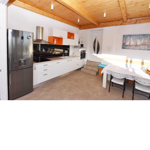 Holiday House Dora