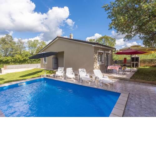 Holiday house for 4-5 persons with private pool near Rovinj