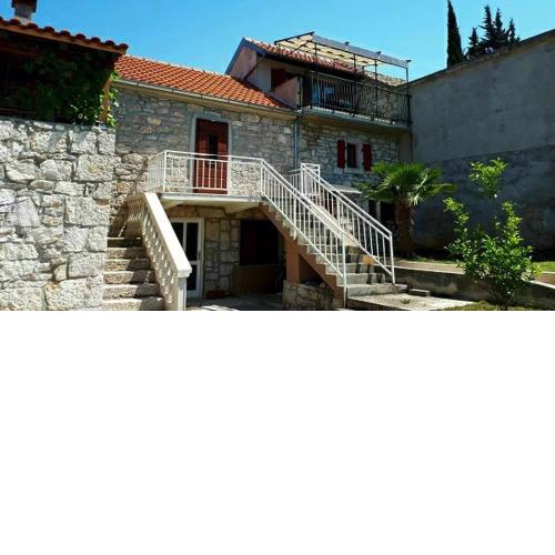 Holiday house in Drage with balcony, air conditioning, WiFi, washing machine 4993-1