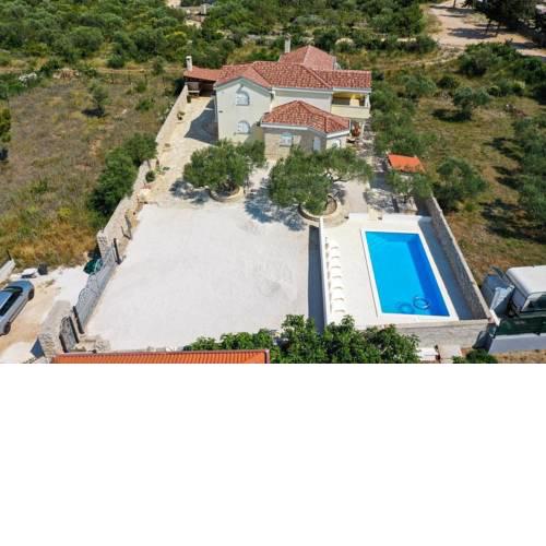 Holiday house in Drage with terrace, air conditioning, WiFi, washing machine (4884-1)