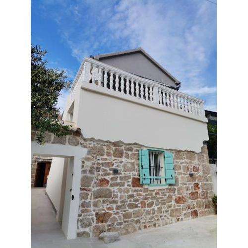 Holiday house in Pakostane with air conditioning, WiFi, washing machine, dishwasher 5016-1