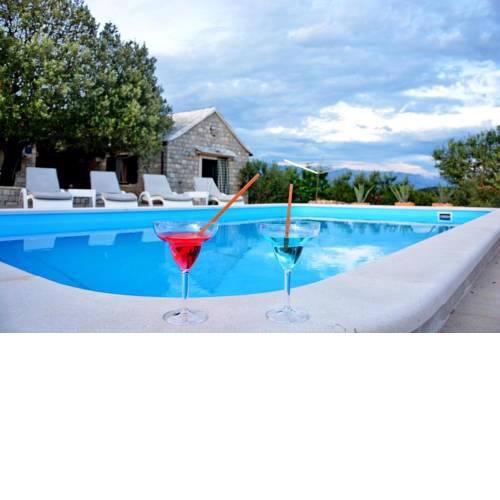 Holiday house in Pučišća with terrace, WiFi, washing machine (887-1)