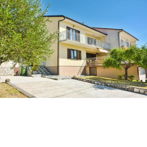 Holiday House Larma