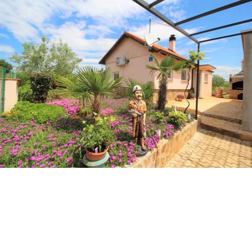 Holiday House Lili