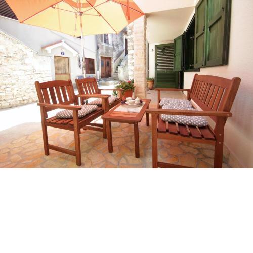 Holiday house Ljubica Tisno