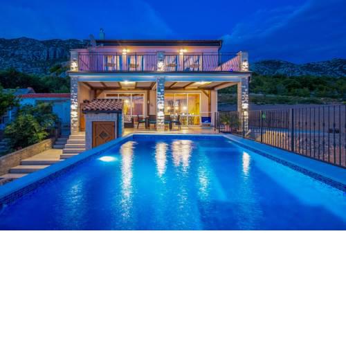 Holiday House Lucija
