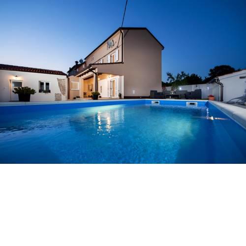 Holiday House Marin