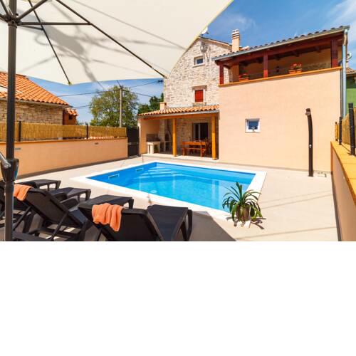 Holiday house Martin with swimming pool