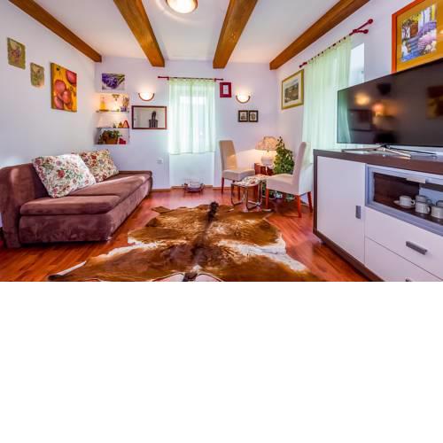 Holiday House Mima