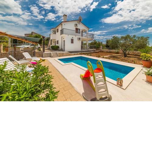 Holiday house Nena with pool