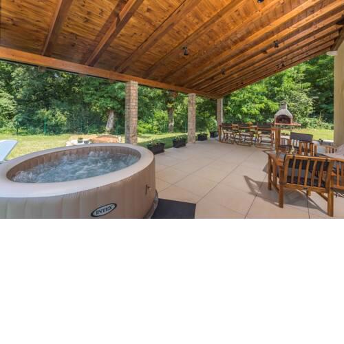 Holiday House Nono with Whirlpool