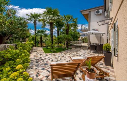 Holiday House Serenity