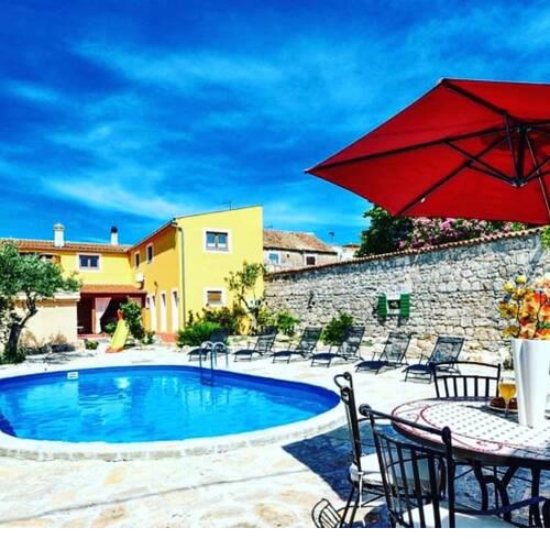 Holiday House "Villa Stari Dvori" with private swimming pool