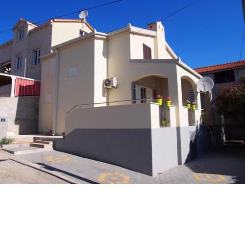 Holiday house with a parking space Mavarstica, Ciovo - 15260