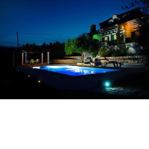 Holiday house with a swimming pool Plano, Trogir - 11897