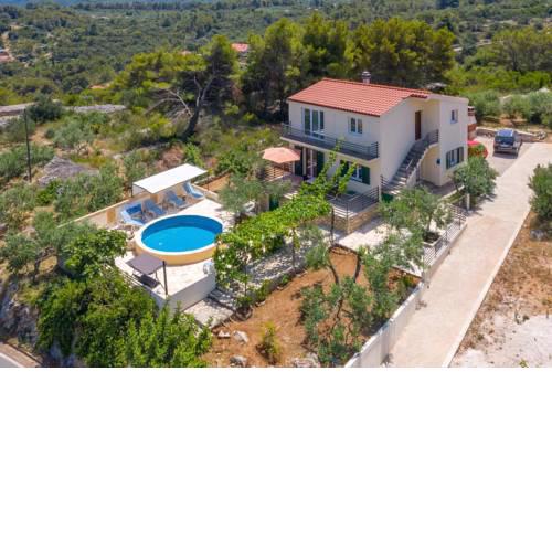 Holiday house with a swimming pool Rogac, Solta - 16444