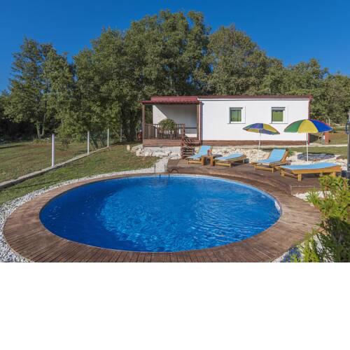 Holiday house with private pool for 6-8 persons in the holiday park Jelovci