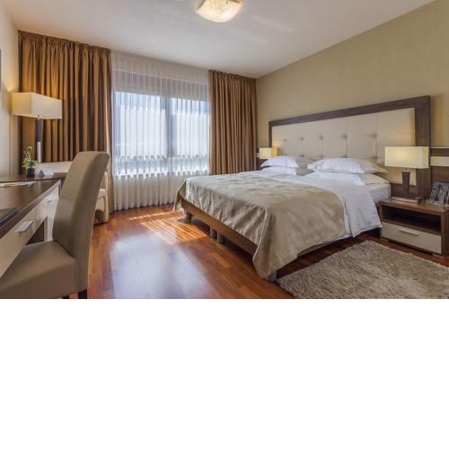 Hotel Degenija