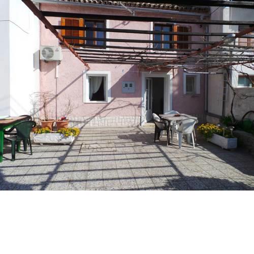 House and Apt. in Sveti Juraj 31100