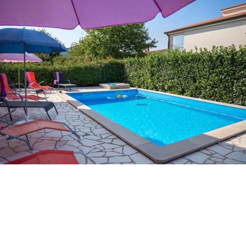 House and Apts. in Cancini/Istrien 35642