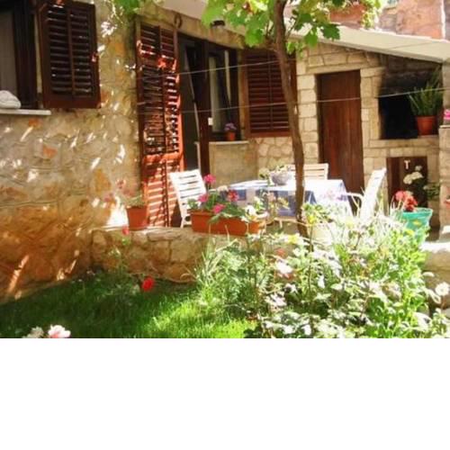 House and Apts. in Mali Losinj 14819