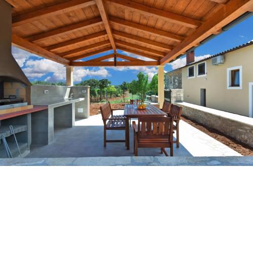 House Bruno 1735