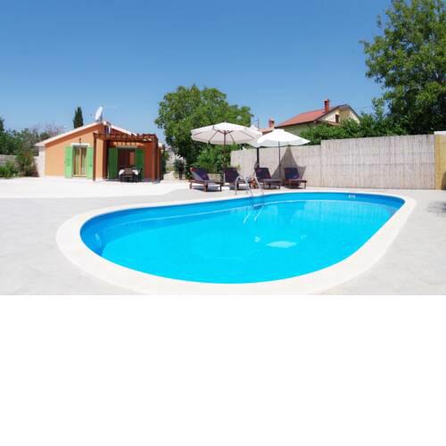 House Elvis, Sveti Kirin