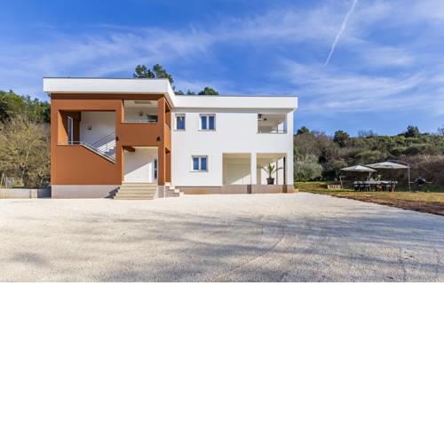 House emjalemi