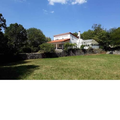 House in green area with view of the Kvarner Sea