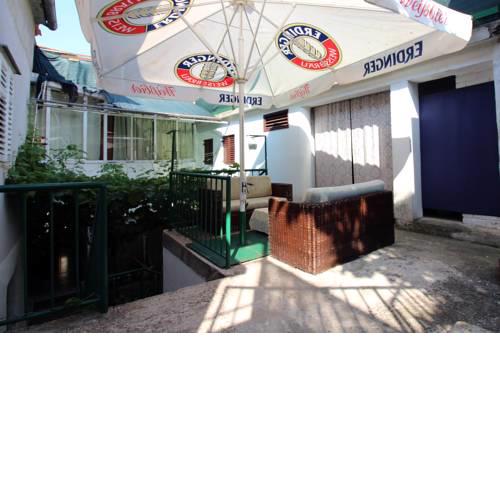 6 Bedroom Apartment in Tisno