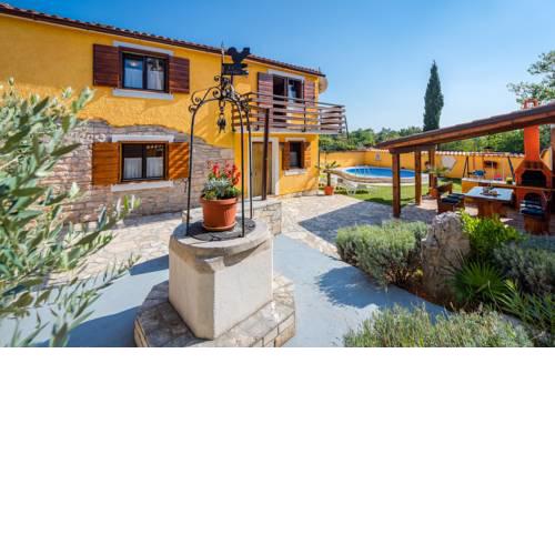 House Mali Vareski 585